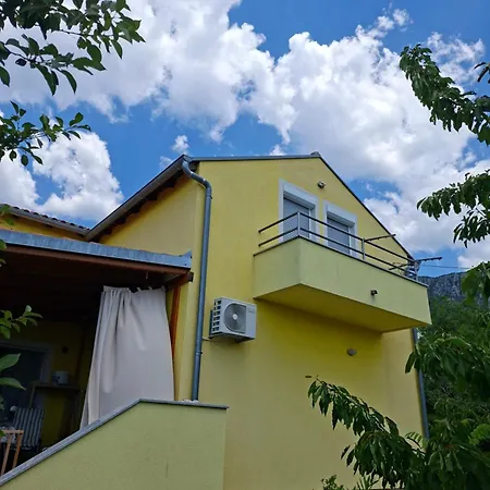 Luna 4 Person
