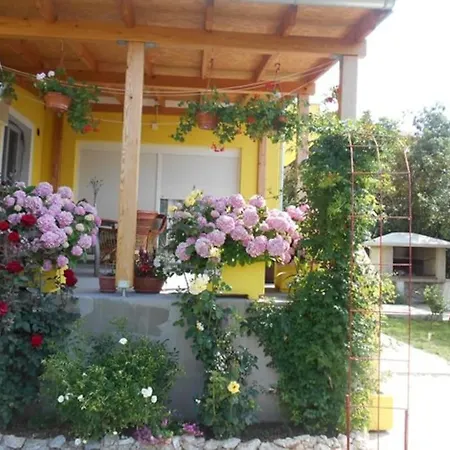 Luna 4 Person * Bribir (Primorje-Gorski Kotar)