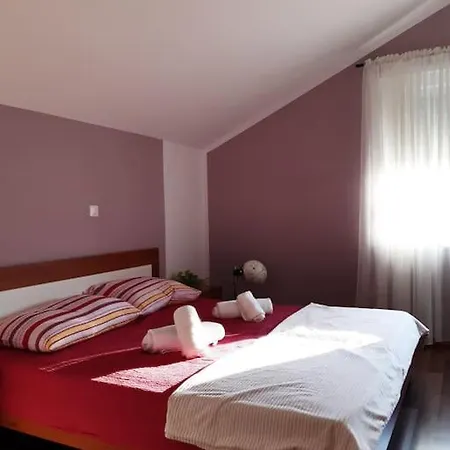 Luna 4 Person Bribir (Primorje-Gorski Kotar)