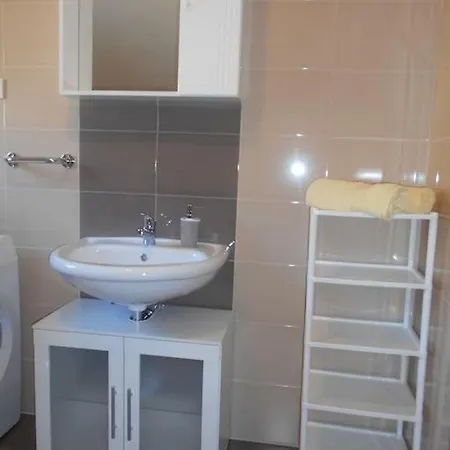 Luna 4 Person Bribir (Primorje-Gorski Kotar)