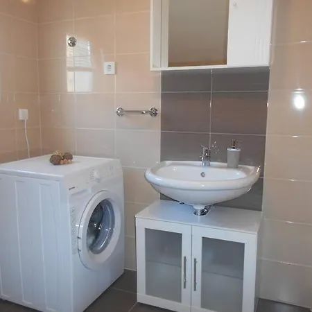 Luna 4 Person Bribir (Primorje-Gorski Kotar)