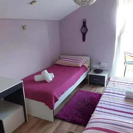 Luna 4 Person Appartement *