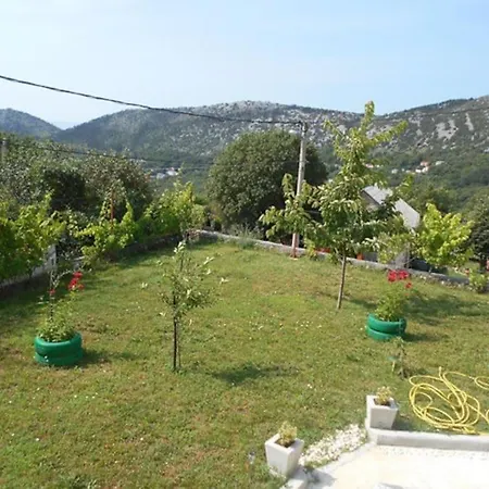 Luna 4 Person Bribir (Primorje-Gorski Kotar)